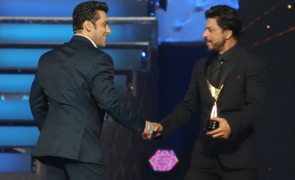 Salman-SRK-Star-Guild-Awards-2014-2